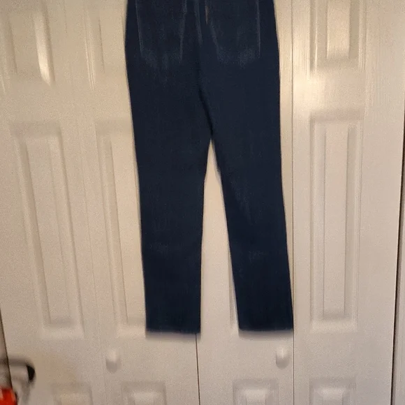 Women's Levi's 724 High-Rise Slim Straight Blue Jeans - Picture 3 of 3